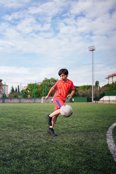 متىلعبهريالمدريدوليفربولتاريخالمواجهاتبينالعملاقين