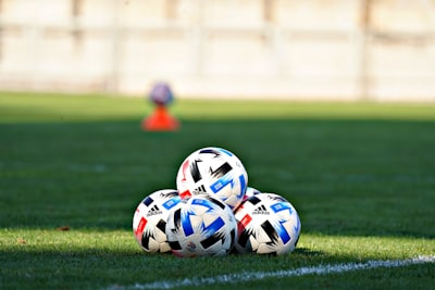 القنوات المفتوحة الناقلة لمباراة ريال مدريد وبرشلونة اليوم